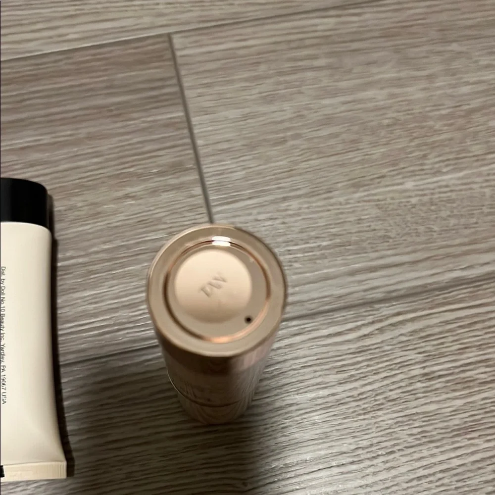 Doll 10 HydraLux Foundation Duo
